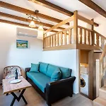 Archangel's Nest- Wings & Hideaway Appartement