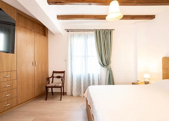 Apartment Archangel's Nest- Wings & Hideaway *