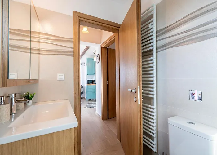 Archangel's Nest- Wings & Hideaway Apartment