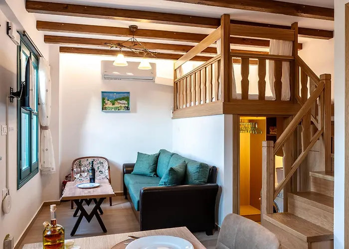 Archangel's Nest- Wings & Hideaway Apartment *