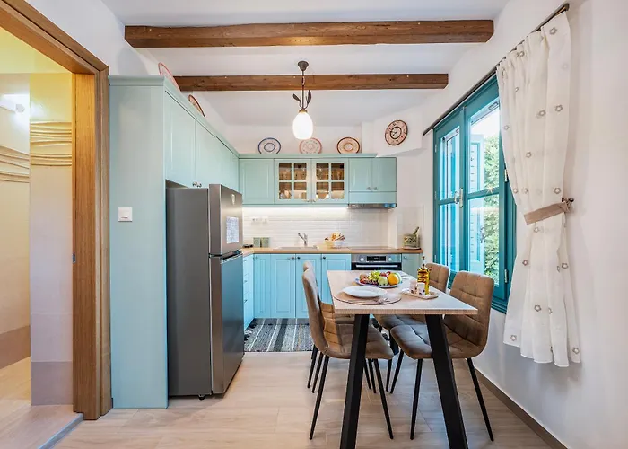 Archangel's Nest- Wings & Hideaway Apartment *