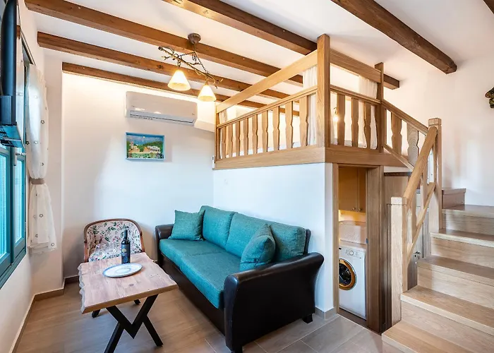 Archangel's Nest- Wings & Hideaway Apartment